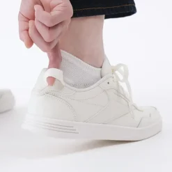 Court Sneakers