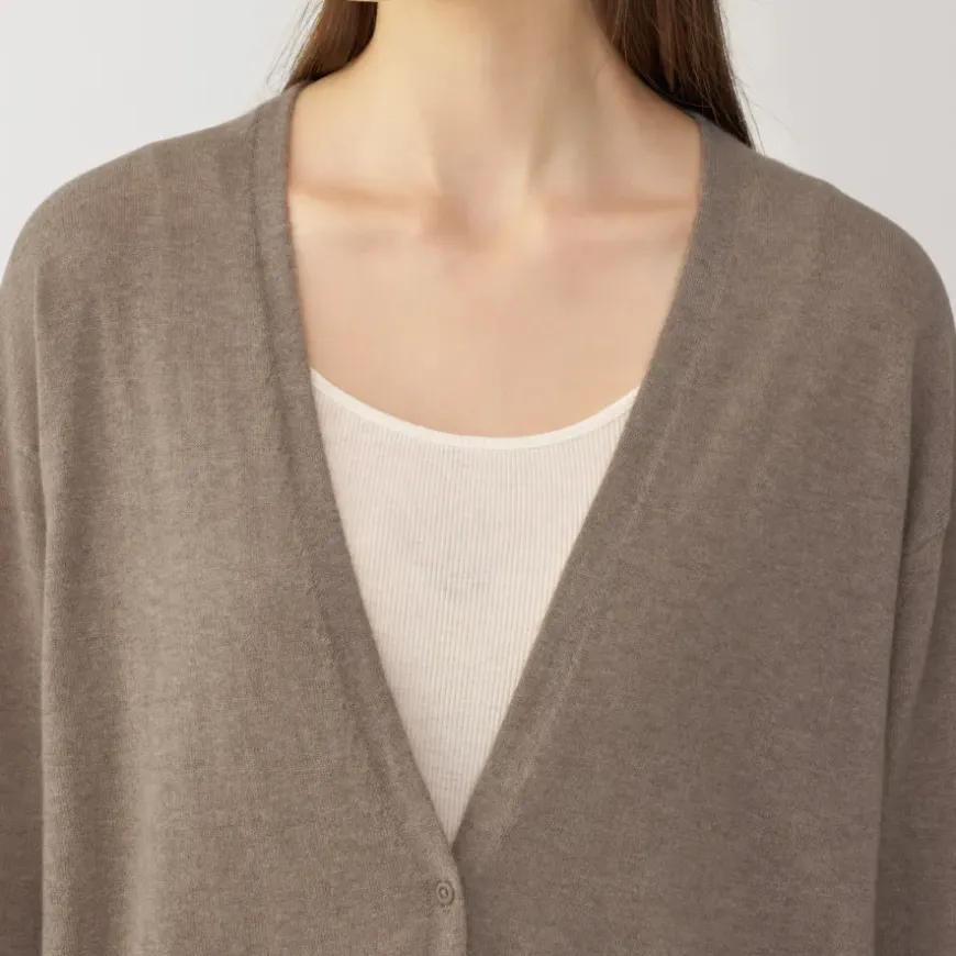 Labo Women's Natural Cashmere V Neck Cardigan