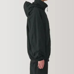 Men's Water Repellent Nylon Packable Windbreaker