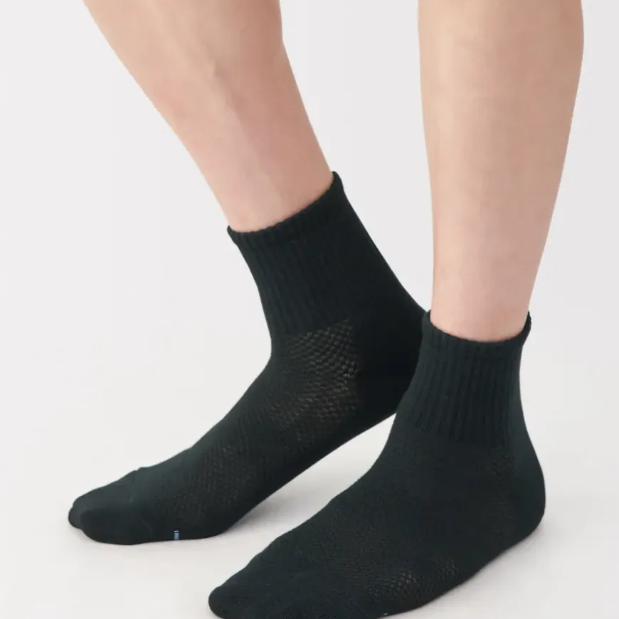 Right Angle Breathable Mesh Short Socks
