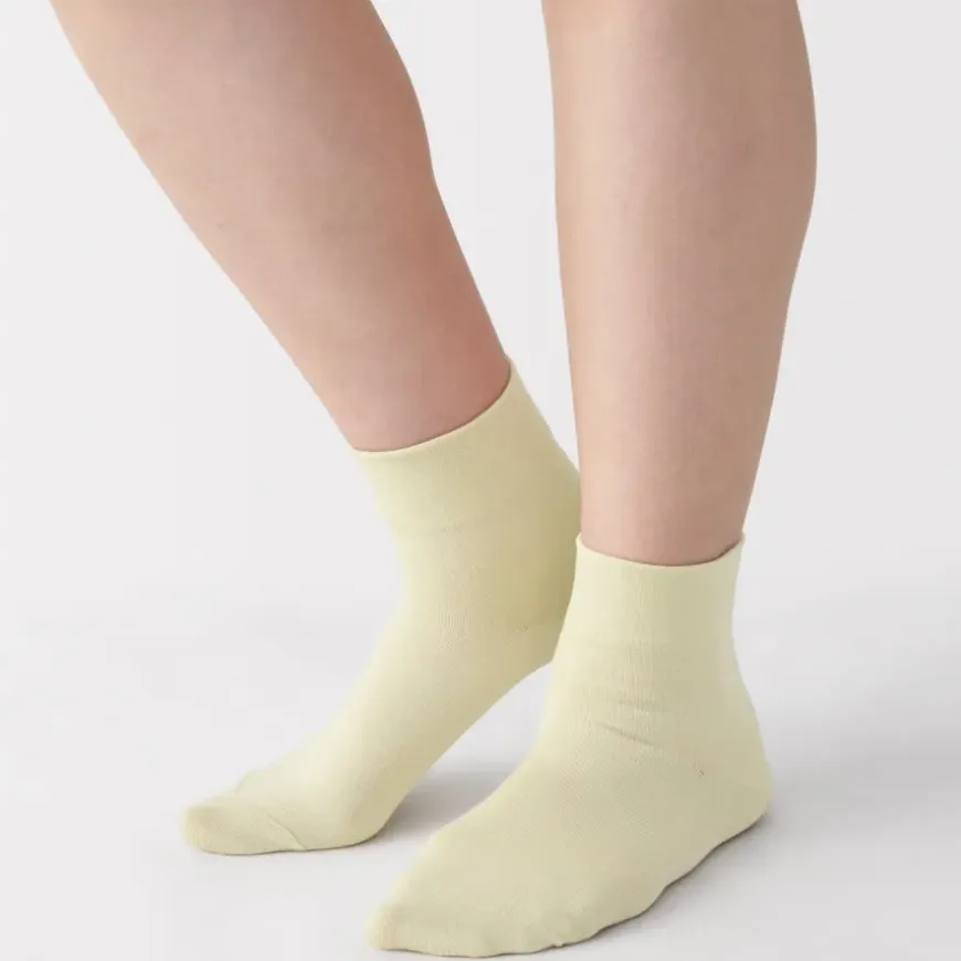 Right Angle Loose Top Short Socks