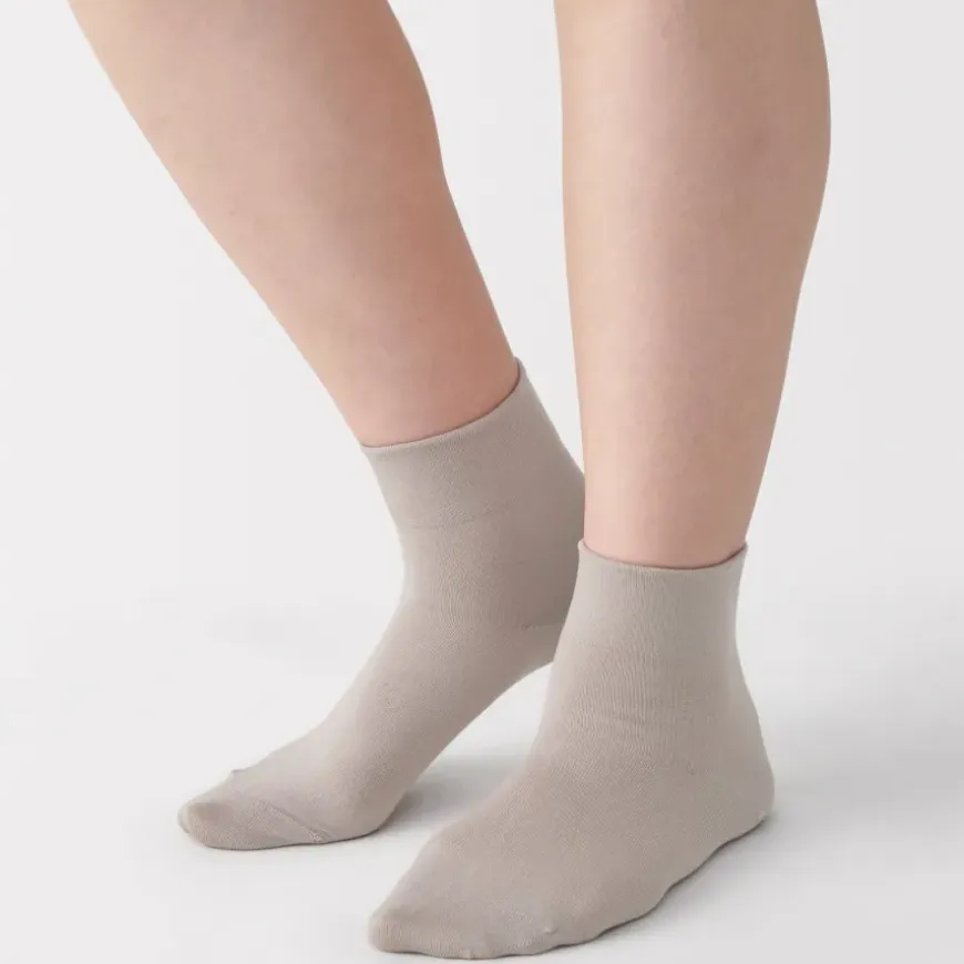 Right Angle Loose Top Short Socks