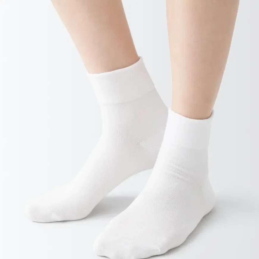 Right Angle Loose Top Short Socks