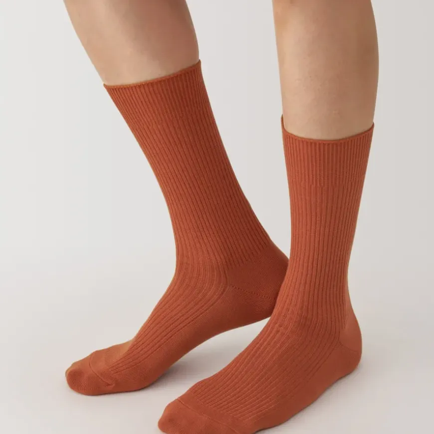 Right Angle Ribbed Socks