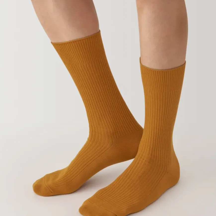 Right Angle Ribbed Socks