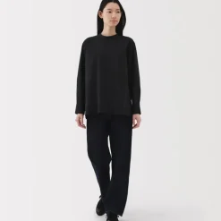 Women's Easy-Dry Broadcloth Long Sleeve Blouse
